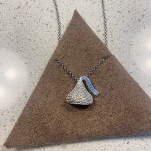 A “Kiss” That Lasts Forever